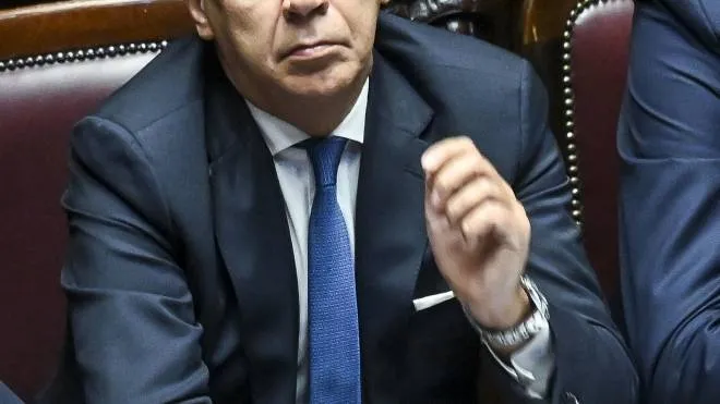 Il ministro Matteo Piantedosi, 59 anni