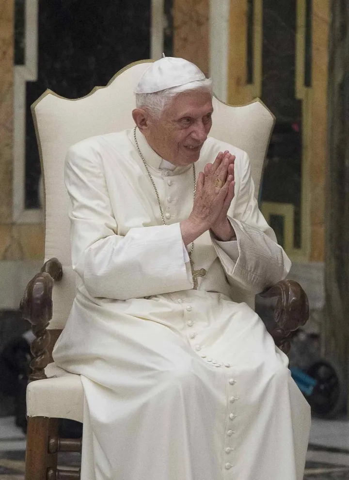 Una delle ultime immagini pubbliche di Benedetto XVI, 95 anni