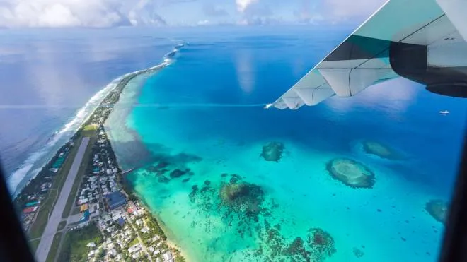 Tuvalu vista dall'aereo