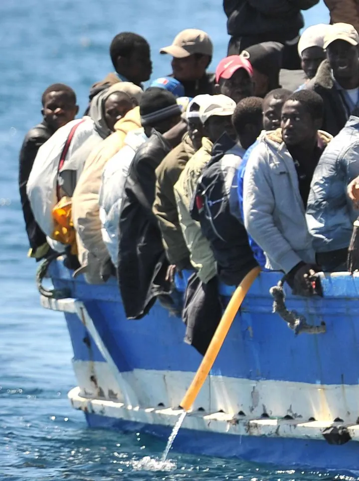 Un’immagine di repertorio di migranti tratti in salvo dopo una traversata dalle coste africane