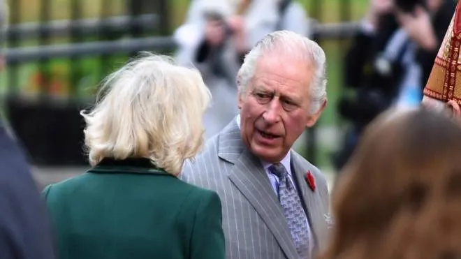epa10295673 Britain's King Charles III (C-R) and Camilla, the Queen Consort (C-L) arrive at York Minster, in York, Britain, 09 November 2022. The British royal couple will attend a short service and meet people from the Cathedral and the City of York. The King will unveil a statute of Her Late Majesty Queen Elizabeth II, which will be blessed by The Archbishop of York.  EPA/PETER POWELL