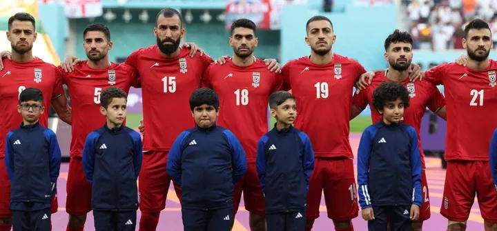 I giocatori dell’Iran, prima della gara con l’Inghilterra, si sono rifiutati di cantare l’inno nazionale