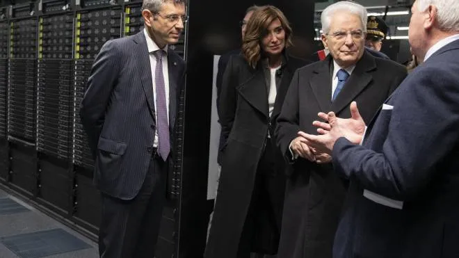 Il presidente Sergio Mattarella e la ministra Anna Maria Bernini al taglio del nastro
