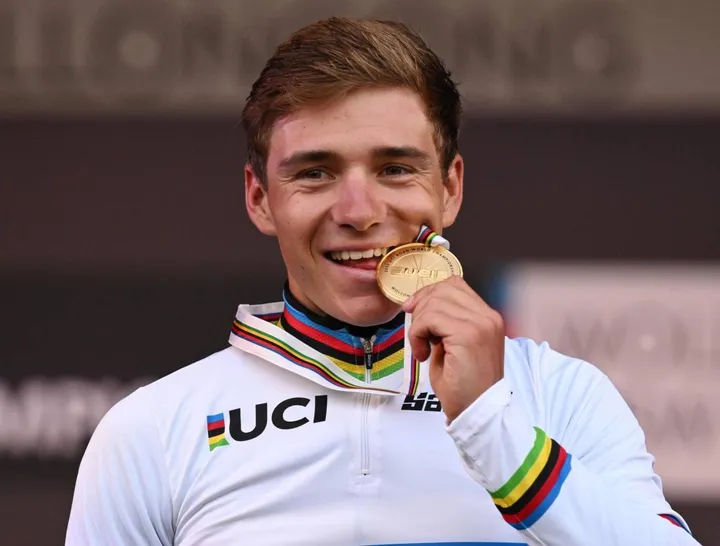 Remco Evenepoel, belga di 22 anni, a settembre ha vinto Vuelta e Mondiale