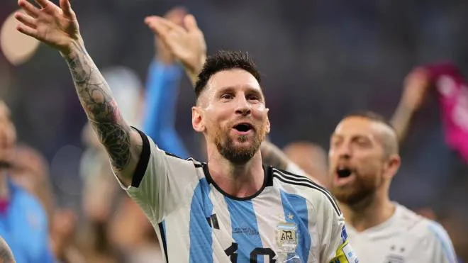 epa10347059 Lionel Messi of Argentina celebrates after winning the FIFA World Cup 2022 round of 16 soccer match between Argentina and Australia at Ahmad bin Ali Stadium in Doha, Qatar, 03 December 2022.  EPA/Friedemann Vogel