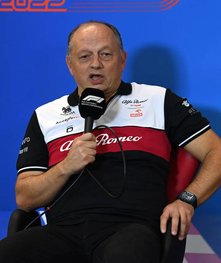 Frédéric Vasseur, 54 anni, candidato per la Ferrari. Nella foto piccola Gigi Mazzola