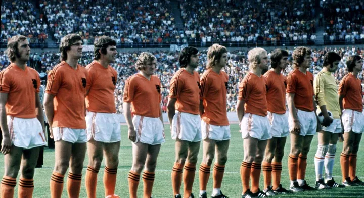 L’Olanda del 1974. rivoluzionò il calcio: perse in finale dalla Germania e 4 anni dopo dall’Argentina