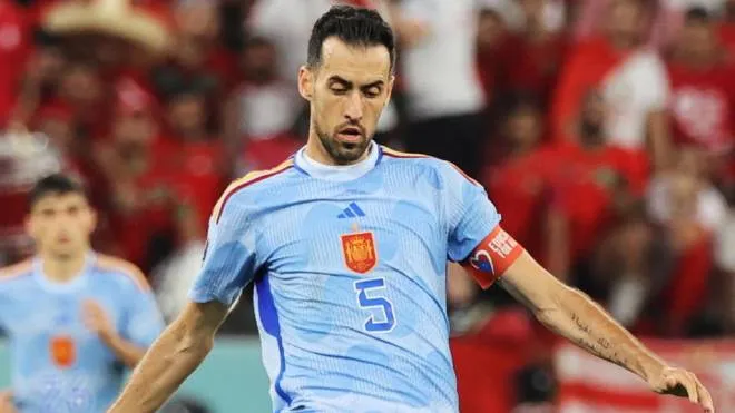 epa10352293 Sergio Busquets of Spain in action during the FIFA World Cup 2022 round of 16 soccer match between Morocco and Spain at Education City Stadium in Doha, Qatar, 06 December 2022.  EPA/Mohamed Messara