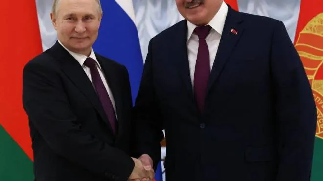 Vladimir Putin, 70 anni, e Alexander Lukashenko, 68