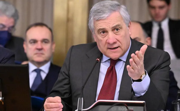 Il ministro degli Esteri, Antonio Tajani, 69 anni, ha chiesto all’ambasciatore iraniano di fermare le esecuzioni
