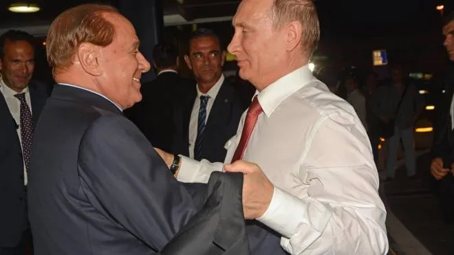 Russian President Vladimir Putin (R) meets Silvio Berlusconi at Fiumicino Airport in Rome, 10 June 2015. ANSA/TELENEWS