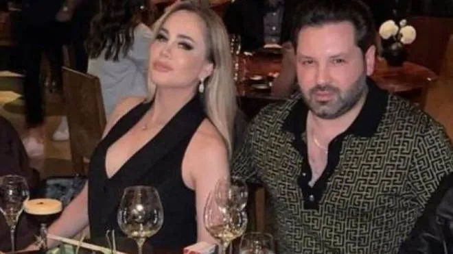 La modella e influencer russa Galina Genis, 34 anni, col marito Karim Kalaf, 39
