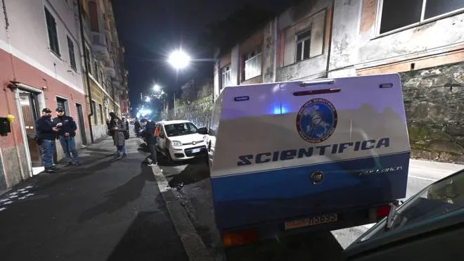 Il palazzo di via Anfossi, dove questo pomeriggio e' stato scoperto un omicidio-suicidio, Genova, 04 gennaio 2023. ANSA/LUCA ZENNARO