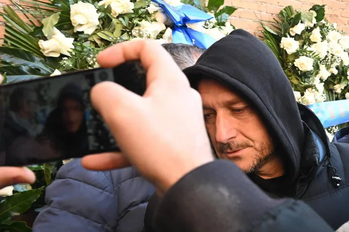 L’ex campione Francesco Totti, 46 anni, si è separato da Ilary Blasi (41)