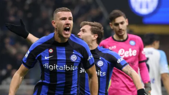 Inter Milan�s Edin Dzeko (L) jubilates after scoring goal of 1 to 0 during the Italian serie A soccer match between FC Inter  and Napoli at Giuseppe Meazza stadium in Milan, 4 January 2023.
ANSA / MATTEO BAZZI