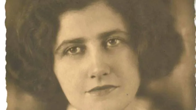 Carla Simons, nata ad Amsterdam nel 1903, morì ad Auschwitz il 19 novembre 1943