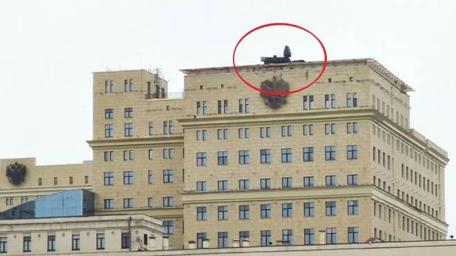 Mosca rafforza lo scudo anti aereo: sistemi Pantsir sui tetti degli edifici, 20 gennaio 2023. +++TWITTER/Baba Banaras +++ ATTEZIONE LA FOTO NON PUO' ESSERE RIPRODOTTA SENZA L'AUTORIZZAZIONE DELLA FONTE CUI SI RINVIA +++ NPK +++