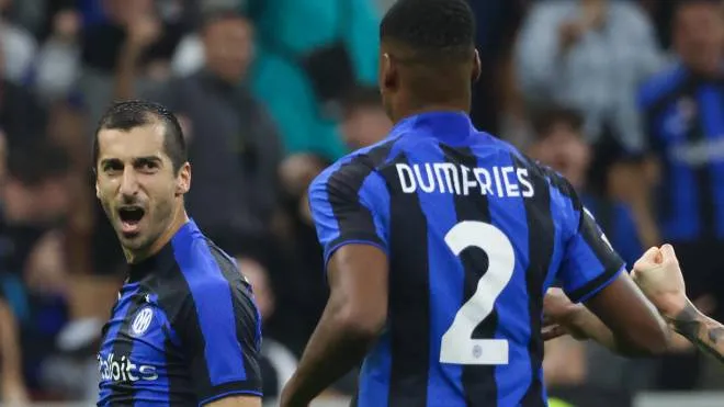 Inter Milan�?s Henrih Mkhitaryan (L) jubilates with his teammate  Denzel Dumfries after scoring goal of 1 to 0  during the UEFA Champions League Group C  match  between FC Inter  and  Fc Viktoria Plzen  at Giuseppe Meazza stadium in Milan, 26  October 2022.
ANSA / MATTEO BAZZI