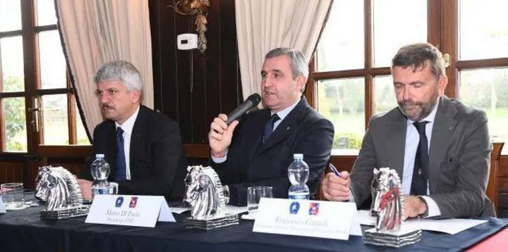 Da sinistra il segretario generale della Fise Simone Perillo, il presidente Marco Di Paola e il direttore sportivo della federazione Francesco Girardi (Fise)