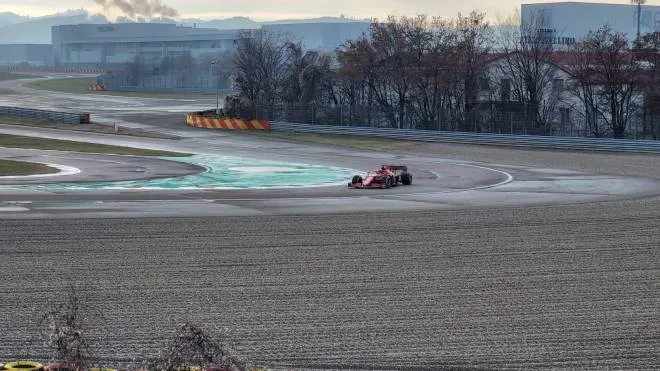 La Ferrari di Shwartzman ieri in prova sul circuito di Fiorano