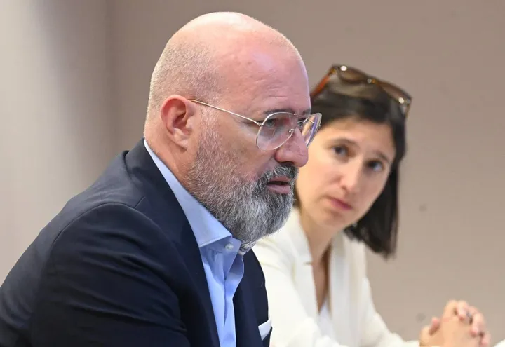 Stefano Bonaccini, 56 anni, governatore dell’Emilia-Romagna, con Elly Schlein, 37 anni