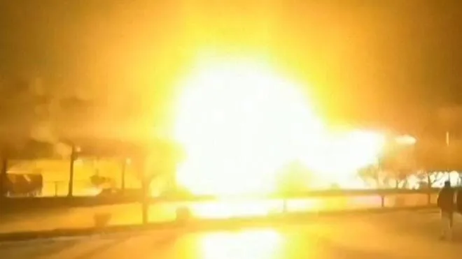 Esplosioni a Isfahan, dove un “laboratorio“ militare delle forze armate iraniane è stato colpito dai droni