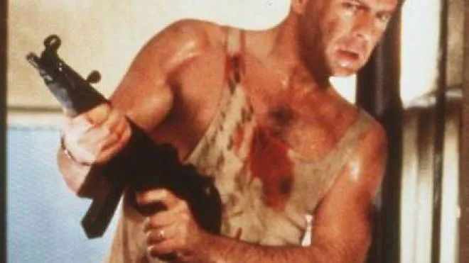 Bruce Willis, 67 anni, nei panni di John McClane, nella saga Die Hard, partita nel 1988