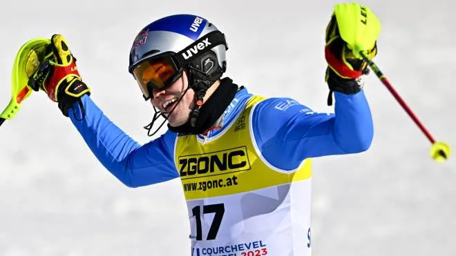 epa10477355 Alex Vinatzer of Italy reacts in the finish area during the second run of the Men's Slalom event at the FIS Alpine Skiing World Championships in Courchevel, France, 19 February 2023.  EPA/MARTIAL TREZZINI