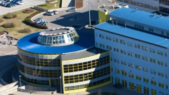 L’ospedale di Sassuolo: l’aggressione è avvenuta nel pronto soccorso