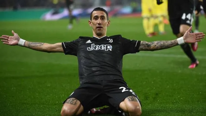 Juventus' Argentine forward Angel Di Maria celebrates scoring his team's first goal during the UEFA Europa League round of 32, second leg football match between FC Nantes and Juventus FC, at The Stade de la Beaujoire in Nantes on February 23, 2023. (Photo by Sebastien SALOM-GOMIS / AFP)