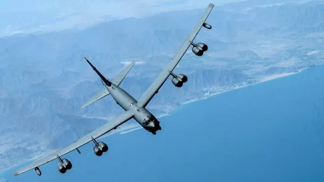 A handout photo released by the US Defence Visual Information Distribution Service (DVIDS) shows a US Air Force B-52H Stratofortress flying above the Gulf on March 29, 2022, on a flight passing through the region and departing from Royal Air Force Fairford, England. (Photo by Joseph PICK / DVIDS / AFP) / RESTRICTED TO EDITORIAL USE - MANDATORY CREDIT "US Defense Visual Information Distribution Service /  " - NO MARKETING - NO ADVERTISING CAMPAIGNS - DISTRIBUTED AS A SERVICE TO CLIENTS
