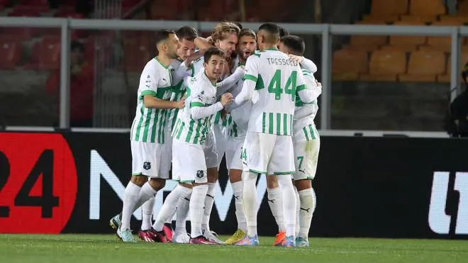 US Sassuolo's Kristian Thorstvedt celebrated by his teammates after scoring the goal during the Italian Serie A soccer match US Lecce - US Sassuolo at the Via del Mare stadium in Lecce, Italy, 25  february 2023. ANSA/ABBONDANZA SCURO LEZZI