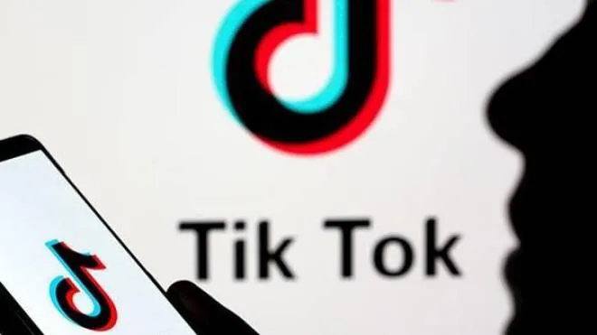 L’Unione Europea ha ordinato ai propri funzionari di disinstallare la app Tik Tok