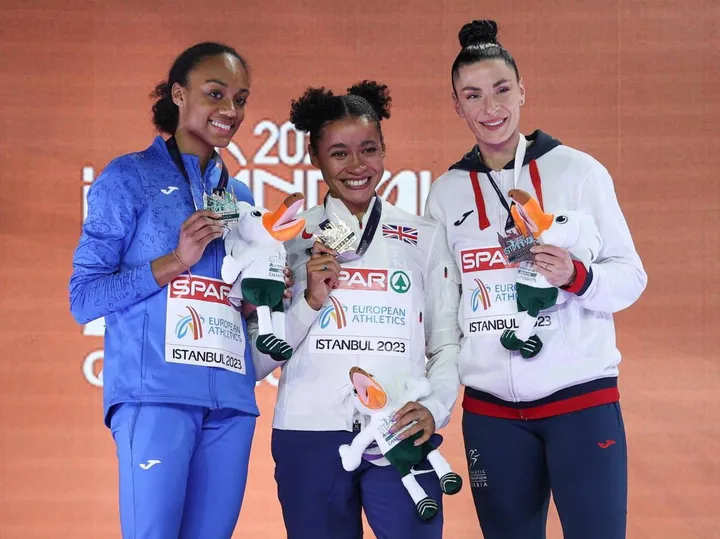Da sinistra Larissa Iapichino argento agli Europei, la vincitrice Jazmin Sawyers, britannica, e la serba Ivana Vuleta terza