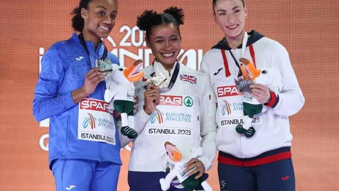 Da sinistra Larissa Iapichino argento agli Europei, la vincitrice Jazmin Sawyers, britannica, e la serba Ivana Vuleta terza