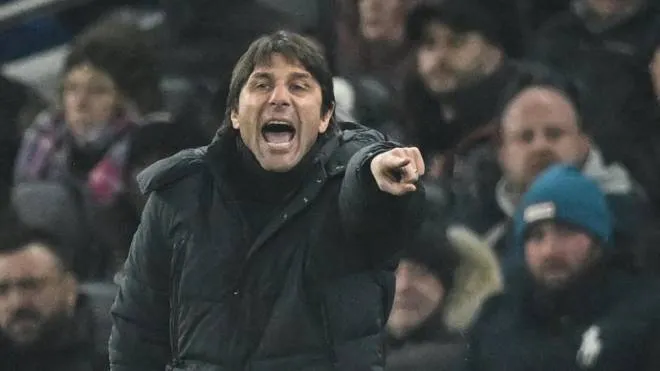 Tottenham Hotspur's Italian head coach Antonio Conte reacts during the UEFA Champions League round of 16 second-leg football match between Tottenham Hotspur and Milan AC at Tottenham Hotspur Stadium in London on March 8, 2023. (Photo by JUSTIN TALLIS / AFP)
