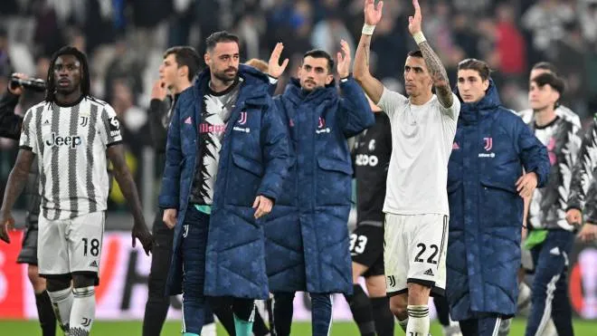 Players of Juventus celebrate the victory at the end of the UEFA Europa League round of 16 match Juventus FC vs SC Freiburg at the Allianz Stadium in Turin, Italy, 9 march 2023 ANSA/ALESSANDRO DI MARCO