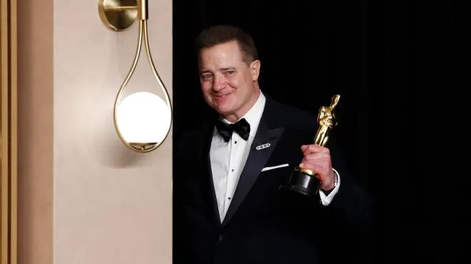epa10519311 Brendan Fraser, winner of the Best Actor in a Leading Role award for 'The Whale', poses  in the press room during the 95th annual Academy Awards ceremony at the Dolby Theatre in Hollywood, Los Angeles, California, USA, 12 March 2023. The Oscars are presented for outstanding individual or collective efforts in filmmaking in 24 categories.  EPA/CAROLINE BREHMAN