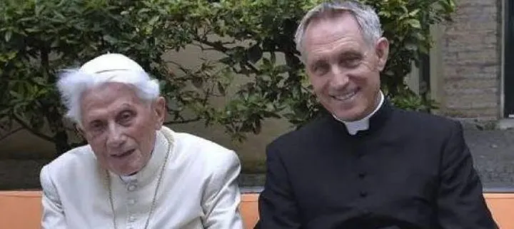 Monsignor Georg Gaenswein, 66 anni, ha assistito fino all’ultimo papa Benedetto XVI deceduto nel dicembre scorso a 95 anni nel monastero vaticano Mater Ecclesiae