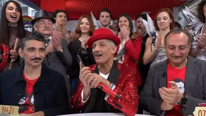 Fiorello, 62 anni, durante la trasmissione Viva Rai2. ha telefonato a Giorgia Meloni