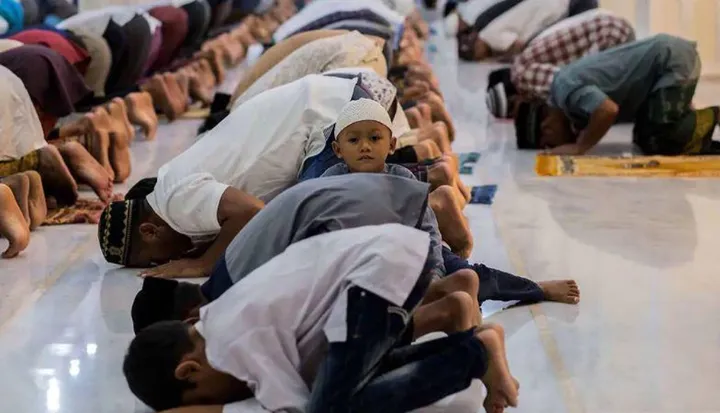 Ha preso il via ieri il Ramadan per 1,8 miliardi di fedeli musulmani, quasi un quarto della popolazione mondiale (foto di repertorio)