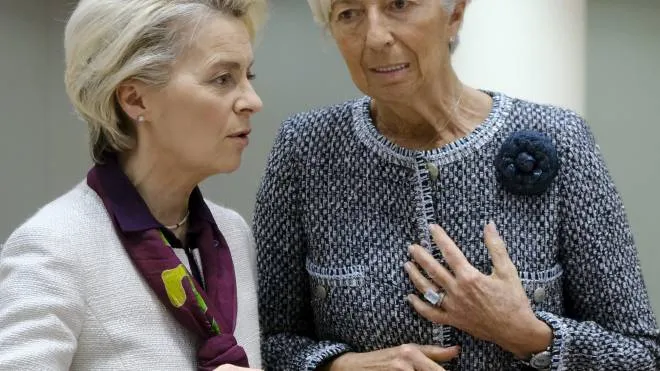 Da sinistra, Ursula von der Leyen (64 anni) presidente della Commissione europea, e Christine Lagarde (67), presidente Bce
