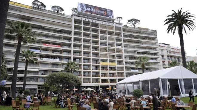 (FILES) This file photo taken on May 20, 2008 shows the Grand Hotel garden during the 61st Cannes International Film Festival on May 20, 2008 in Cannes, southern France.
The head of a five-star hotel on the French Riviera was kidnapped on October 25, 2016, the local prosecutor said. Jacqueline Veyrac, 76, president of the Grand Hotel in Cannes, was seized from her car in the middle of the day near her home in Nice, said prosecutor J.an-Michel Pretre. Her attackers forced her from her black 4x4 into another car, while several passers-by looked on, a source close to the case said.
 / AFP PHOTO / FRED DUFOUR