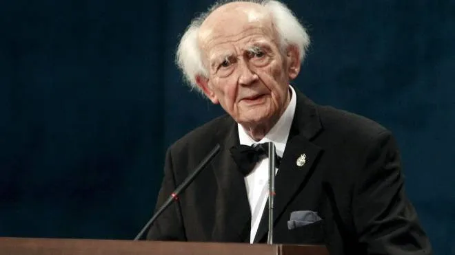 Hungarian sociologist Zygmunt Bauman delivers a speech after receiving the Prince of Asturias Prize 2010 for Communications and Hummanities during the Prince of Asturias Awards ceremony in Oviedo, Spain, 22 October 2010.  EPA/MANUEL H. DE LEON