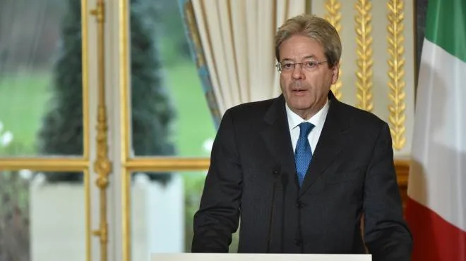 French President Francois Hollande (unseen) and Italy's Prime Minister Paolo Gentiloni give a statement following their meeting at the Elysee Palace in Paris, France, on January 10, 2017. Photo by Christian Liewig/ABACAPRESS.COM LaPresse Only italy
Francois Hollande riceve Paolo Gentiloni a Parigi

577601