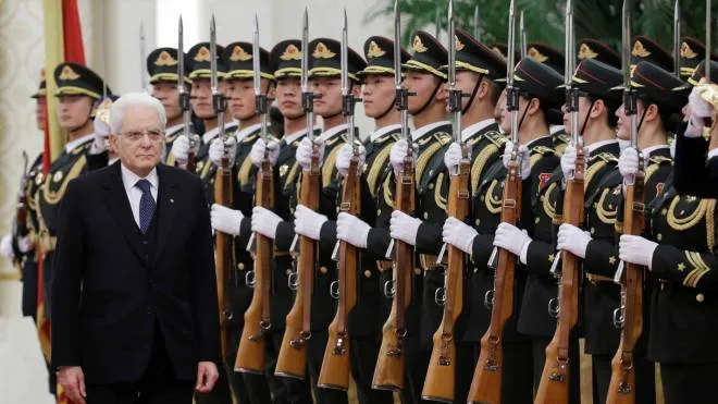 Italian President Sergio Mattarella inspects an honour guard during a welcoming ceremony at the Great Hall of the People in Beijing, China February 22, 2017. REUTERS/Jason Lee