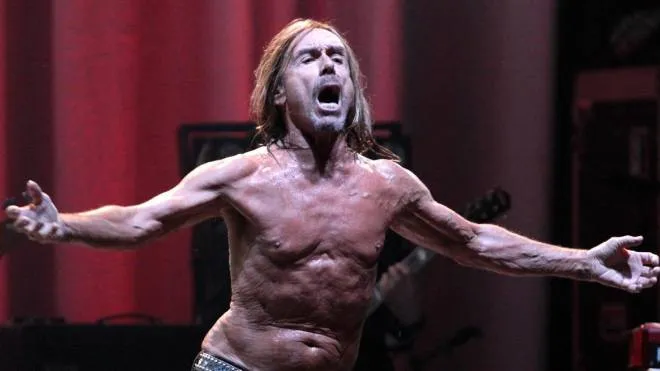 US singer Iggy Pop performs on stage during his concert in Bogota, Colombia, 06 October 2016.  ANSA/MARTIN GARCIA