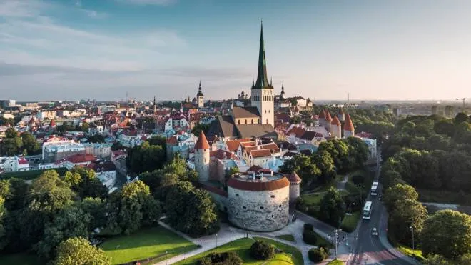 La città vecchia di Tallinn – Foto: visualspace/iStock