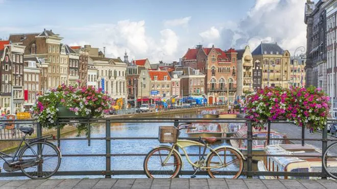 Amsterdam è una delle 10 capitali europee più care per i turisti - Foto: tunart/iStock