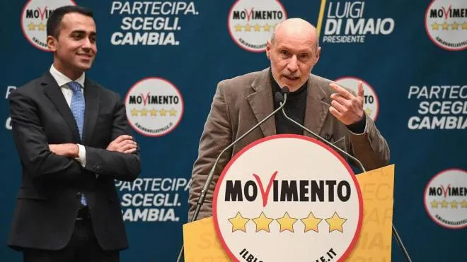 Luigi Di Maio e Gregorio De Falco, durante la presentazione dei candidati del M5s nei collegi uninominali, Roma, 29 gennaio 2018.
ANSA/ALESSANDRO DI MEO